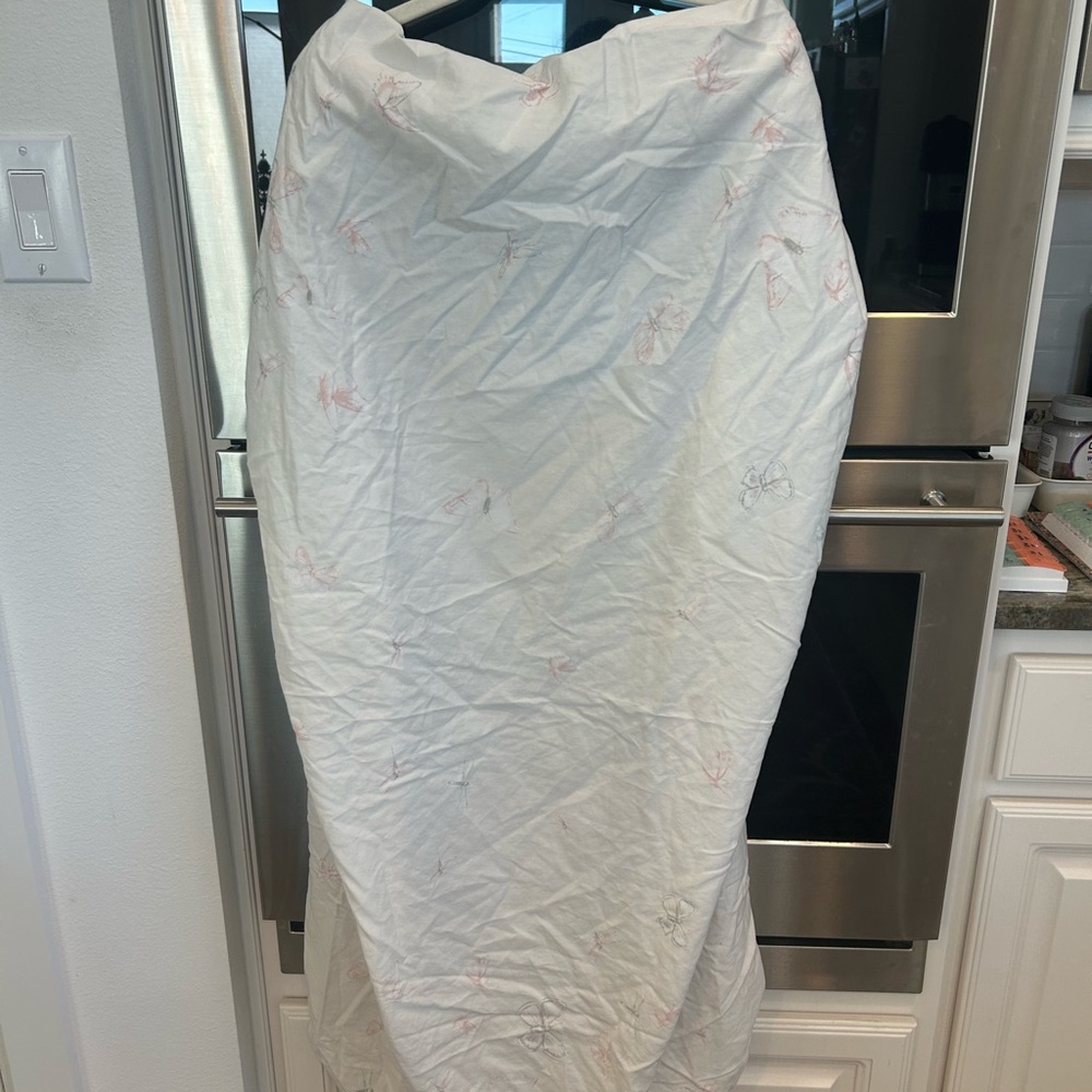 Monique Lhuillier X Pottery Barn Kids crib Sheet with butterflies, GUC